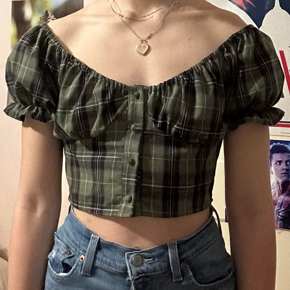Romwe Size Small (U.S. 4) Dark green ruffle top